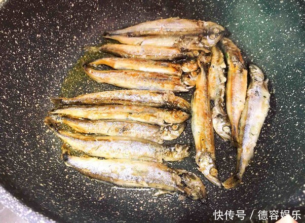 煎鱼时,热油下锅还是凉油?许多人弄错,难怪鱼肉又老又腥不好吃