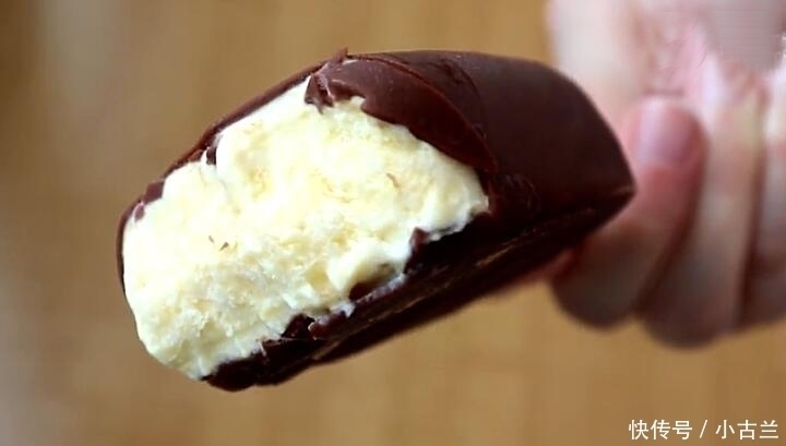 细腻|自制脆皮雪糕,2个鸡蛋一包奶,简单一做酥脆细腻,比冰淇淋好吃