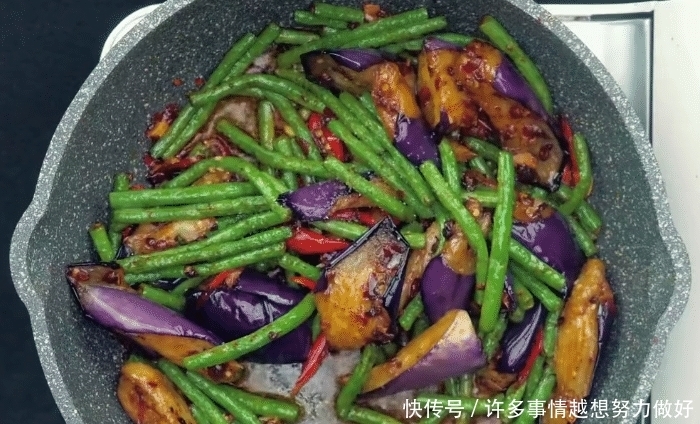 好吃|鲜甜爽口的茄子烧豆角,烹饪简单,营养好吃,孩子爱吃的素食美味