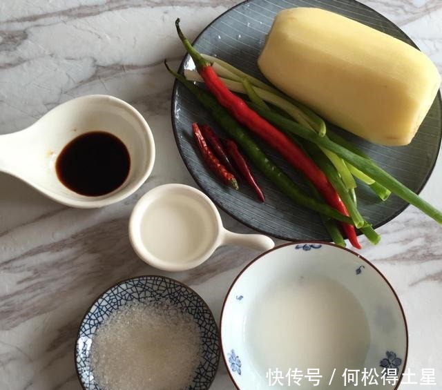 小丁|莲藕最经典的吃法酸辣藕丁,美容养颜还开胃!