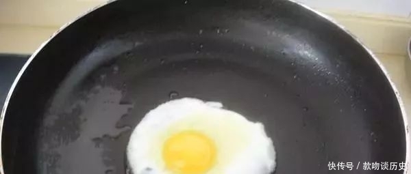 荷包蛋是冷油下锅,还是热油下锅?我今天才知道…