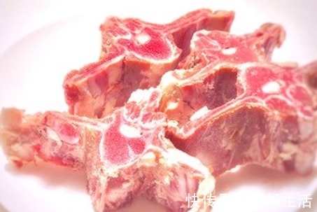 肉质|买羊肉,肉贩告诉你“3吃3不吃”,商家不敢忽悠你,肉质新鲜好吃