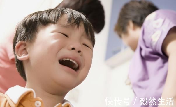 打断式|“打断式”陪娃写作业,伤害比你想的更严重,父母还不知悔改