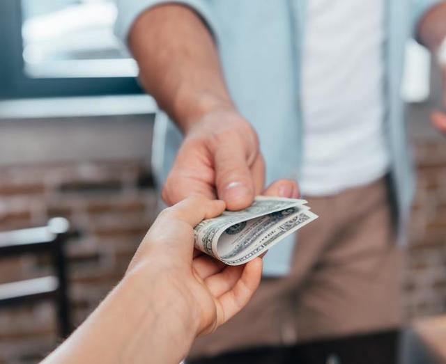 父母|“妈妈,能不能给我10元零花钱”当孩子要钱时,千万不要这样做