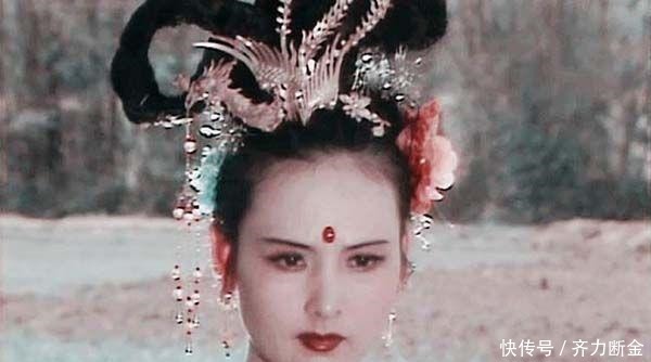 猪八戒|西游记中, 难怪猪八戒会被贬下凡间, 你看嫦娥的后台有多强就知道!