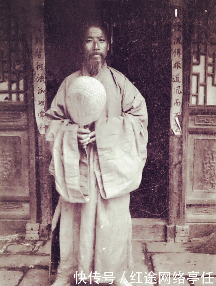 老照片:还原民国时期道士形象,颇有仙风道骨