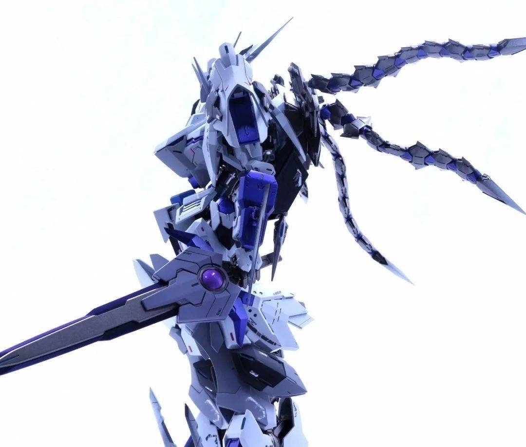 骑士|MG巴巴托斯苍白骑士造型大改造,绝了