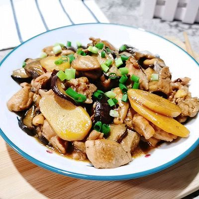 香菇|鸡腿炒香菇