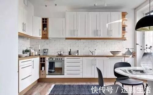 卧室|老婆坚持在卧室加堵墙,卫生间镜子直接贴墙上,完工后才知新潮!