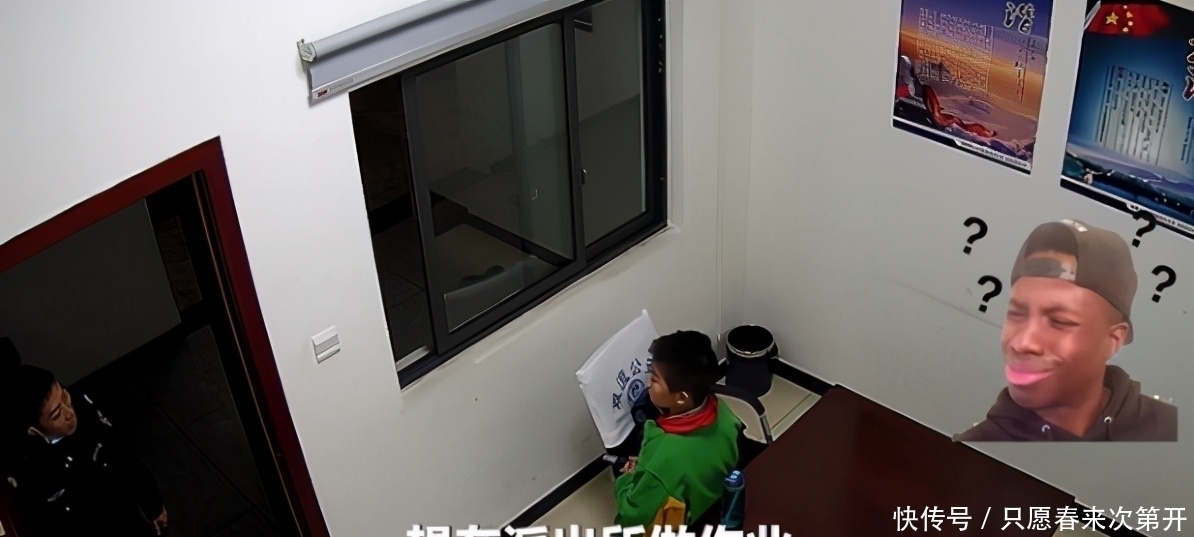 孩子|萌娃大摇大摆上门“蹭吃”火了,双手插兜表情贼逗:婶,我又来了