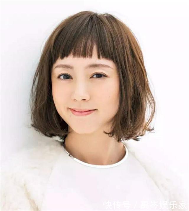 波波头 到了40岁的“家庭妇女”,有白发的剪这些发型,时髦减龄又气质