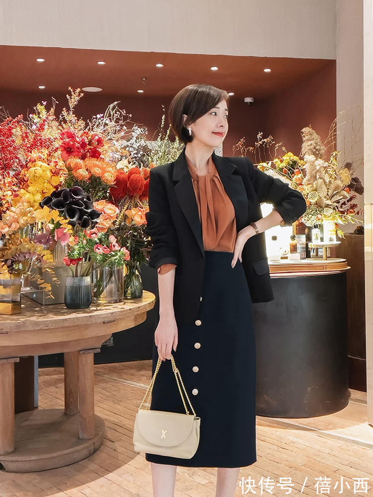 围巾 职场女性还是穿“西装”最高级,搭配裤子、半身裙,优雅又有范儿