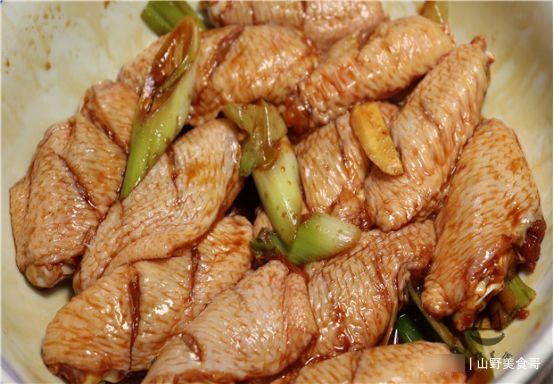 鸡翅|盐局鸡翅这样做实在太美味，皮爽肉香，回味无穷，学会可以开店了