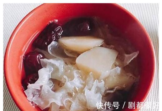 银耳|秋天肝火旺,常吃它,皮肤白皙透亮,痘痘没了,一觉睡到天亮!