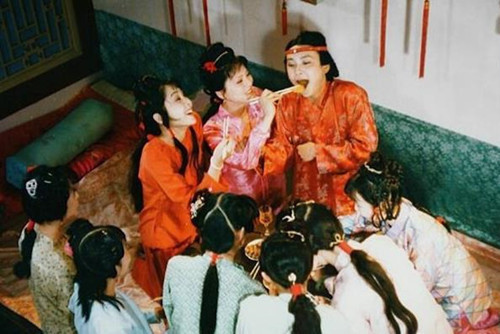 凤姐|为何说黛玉比宝钗更适合管家?你看她管丫头的手段,比宝钗强多了