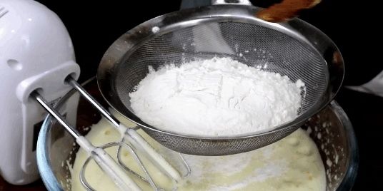白糖|不用烤箱、不用奶油，教你做入口即化的慕斯蛋糕，一看就会超简单