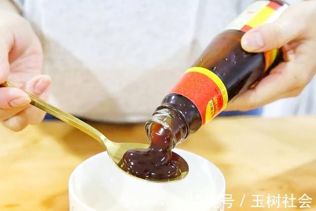 蚝油并非万能提鲜剂,谨记“5不用、2不吃”,否则菜味怪异难吃