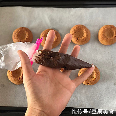 #安佳万圣烘焙奇妙夜#蜘蛛花生酥饼干