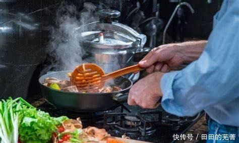 技巧|做菜想要味道浓郁,按照技巧加入盐!味道香浓,家人都很爱吃!