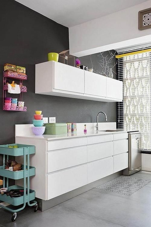 客厅|客厅做了一个超大柜子,一边是电视墙,一边是大书柜,确实很实用