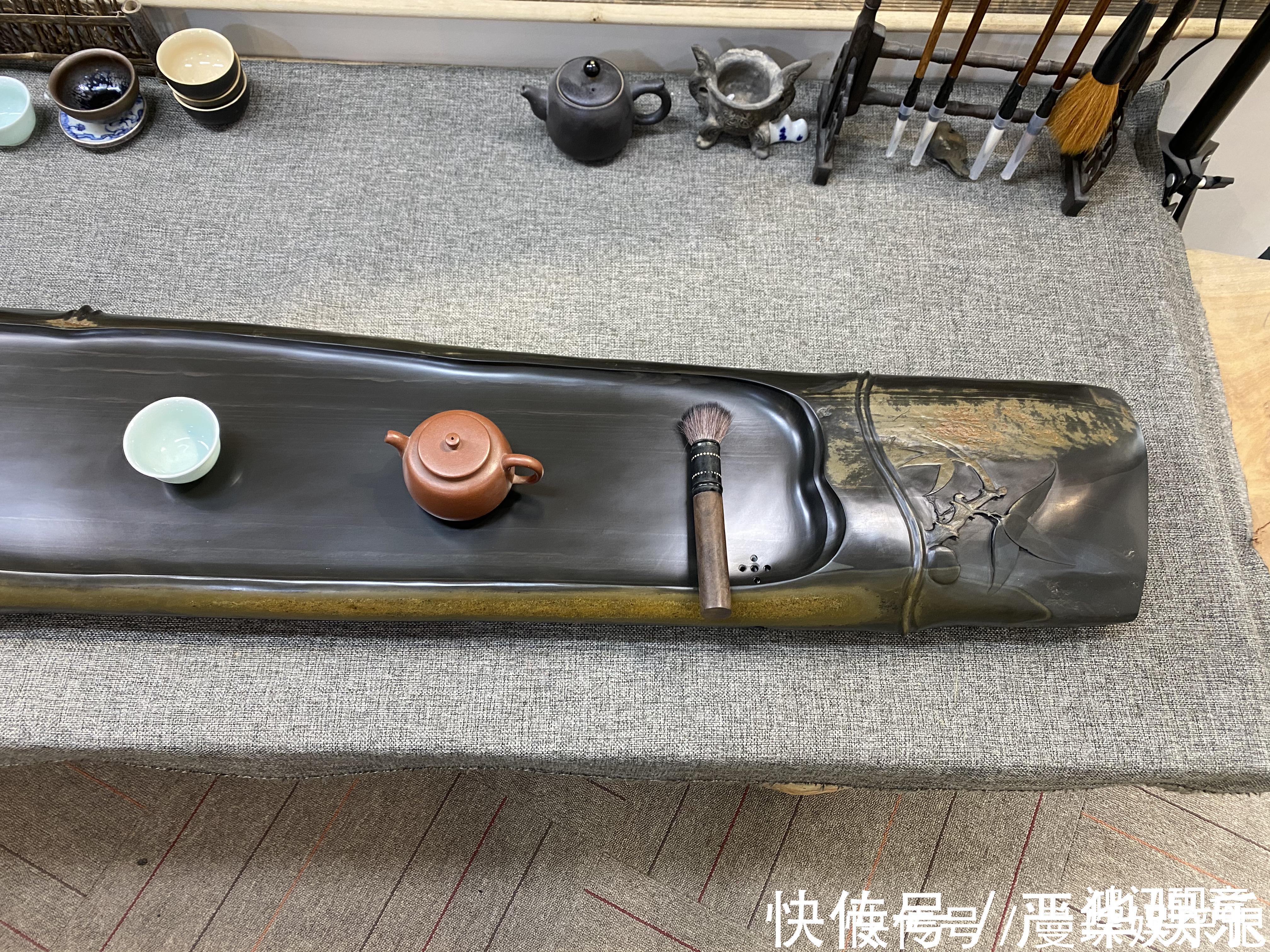 歙砚石!把石头雕成一根“竹子”,并把竹子做成排水茶盘,这作品太自然了