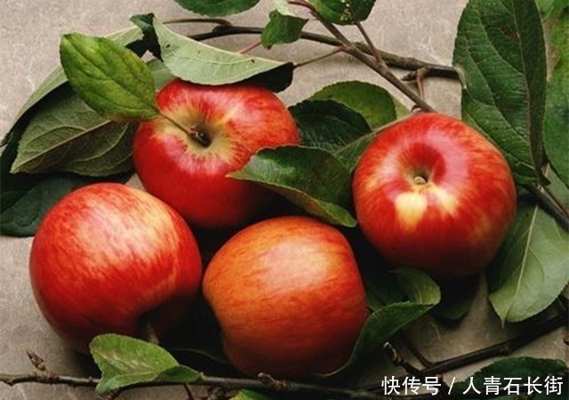 女人不想老，以下几种食物少不了排毒养颜，学会保养自己