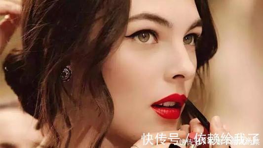 习惯 女生涂口红时,千万别有这4个“习惯”,不然再贵口红都掉色沾杯