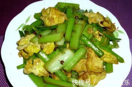 芹菜炒鸡蛋|女性不想浑身赘肉,常吃此菜,燃脂减小腹,比同龄人都显年轻