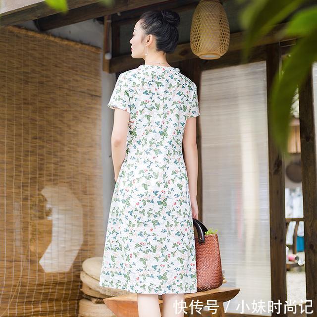 格子|清新婉约的连衣裙,这样穿让你够吸睛