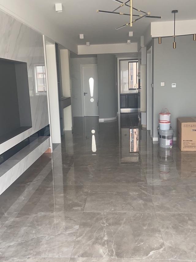 电视背景墙|新房终于装修结束,保洁做完准备布置家具家电,分享给大家看看