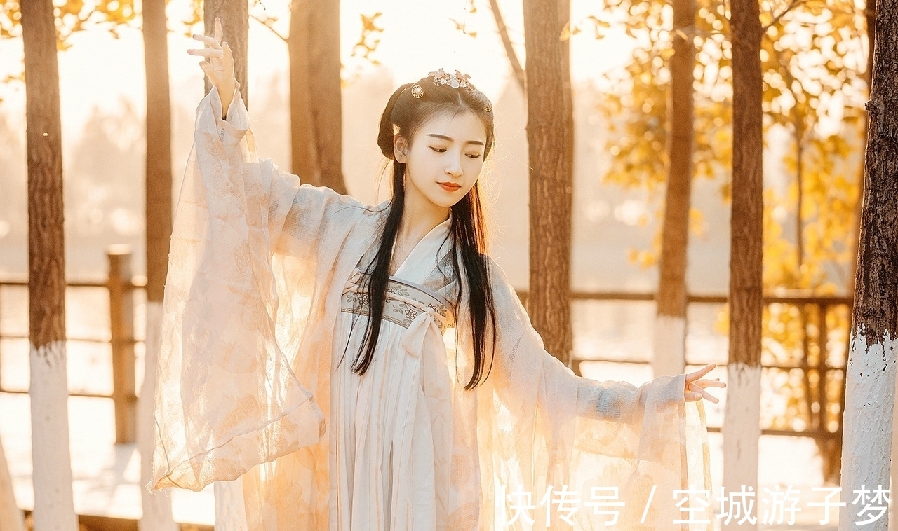 眉弯!原创对联·十五副丨为待君来留虚席,且留情事落眉弯