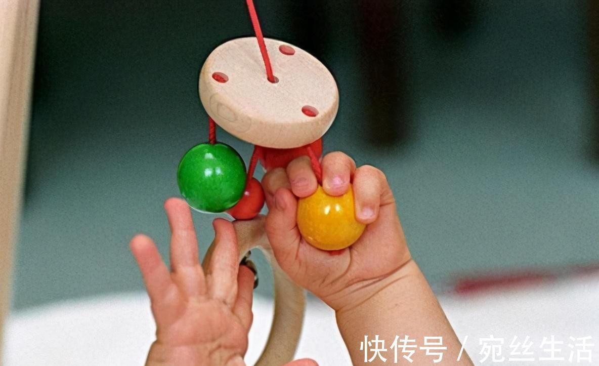 更上一层楼|想要宝宝智商高,一岁前做好这些动作,促进宝宝大脑发育