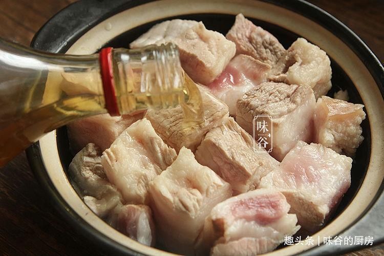 好吃|家传20年的红烧肉做法,不放水不加盐,还不用炒糖色,简单更好吃