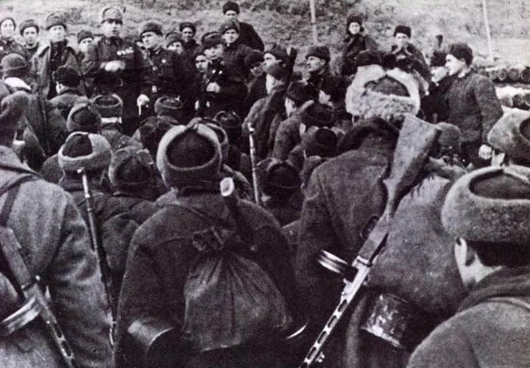 黑暗|斯大林人生最黑暗的一战，对苏军而言几乎如地狱一般，惨不忍睹