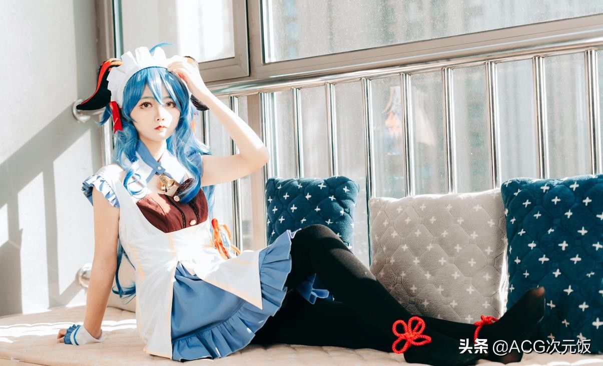 Coser|玩家看原神Coser发现自己英语老师，询问后，发现真是老师本人