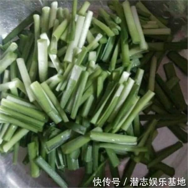 韭菜|韭菜也不是非要炒鸡蛋才能好吃!和它炒在一起,一点不比肉菜差
