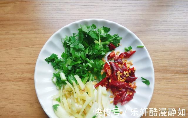 美味|做一道营养健康的美食，豆腐和它绝配，既补钙还美味