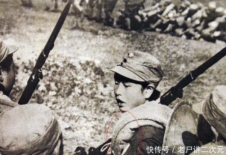抗日战争|抗日战争中,中国女兵为什么身上都绑着一个又圆又粗的东西?