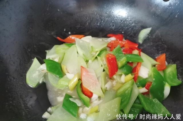 冬天|冬天吃黄瓜不如吃它,钙含量是黄瓜的3倍,价格却比黄瓜便宜