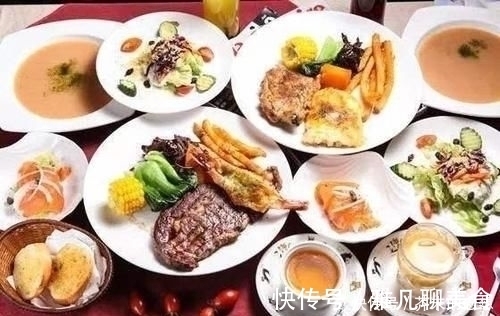 七种造假食物，图五像在吃塑料，网友全部都吃过，我没救了