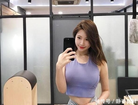 长发|清雅脱俗的长发美女,紧身衣搭配打底裤,尽显丰腴玲珑曲线!