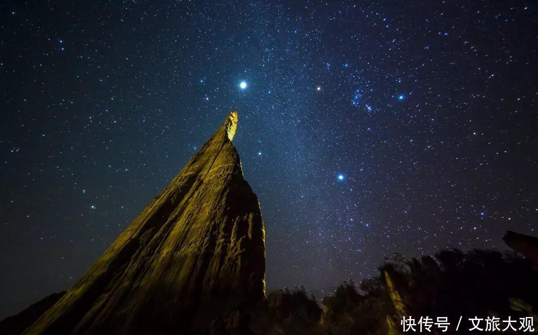 简直|组图！云南楚雄元谋土林的星空、银河，简直绝了