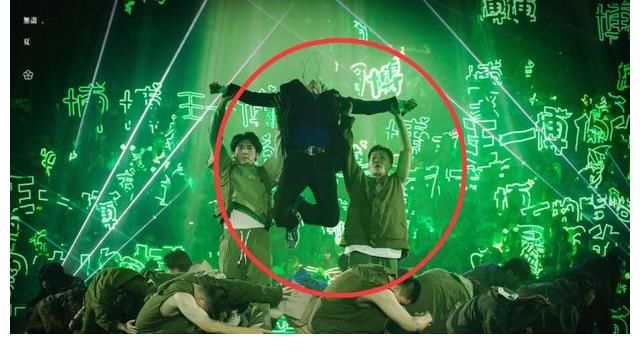 王一博|乐华演唱会王一博卡点1005？CP粉唯粉现场打架画面曝光，绿海赢了