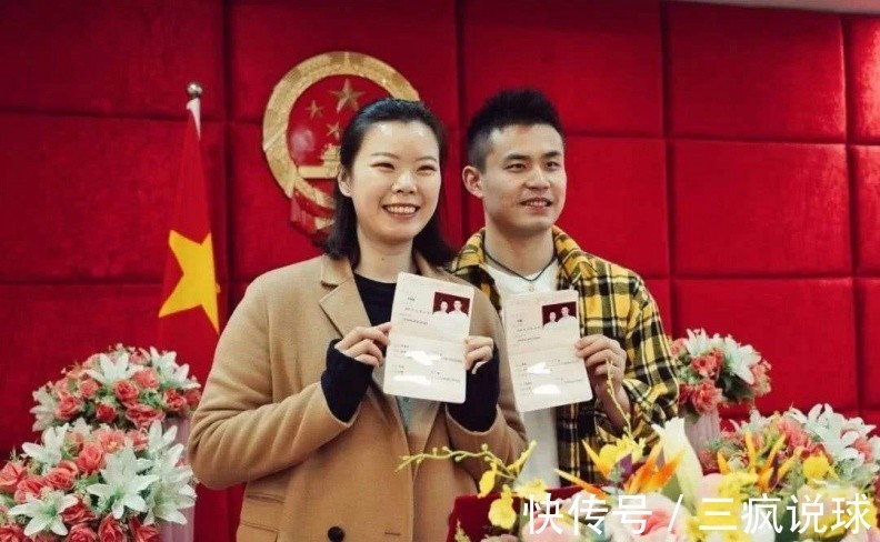 王适娴|王炸组合!国羽奥运冠军+世界冠军夫妇晒全家福,一家3口画面温馨