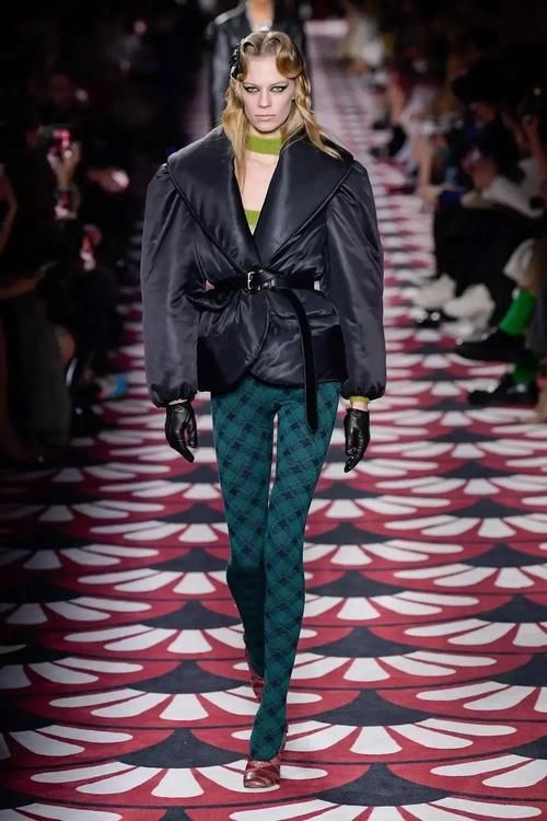 看完这篇，别再说羽绒服不时髦！