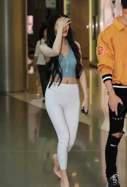 小个子|小姐姐这样穿瑜伽裤,遵从扬长避短的原则,小个子也爱了