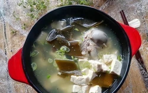 筒骨|海带和它一起煮,喝一碗等于跑步2小时,坚持一周,衣服穿成s码