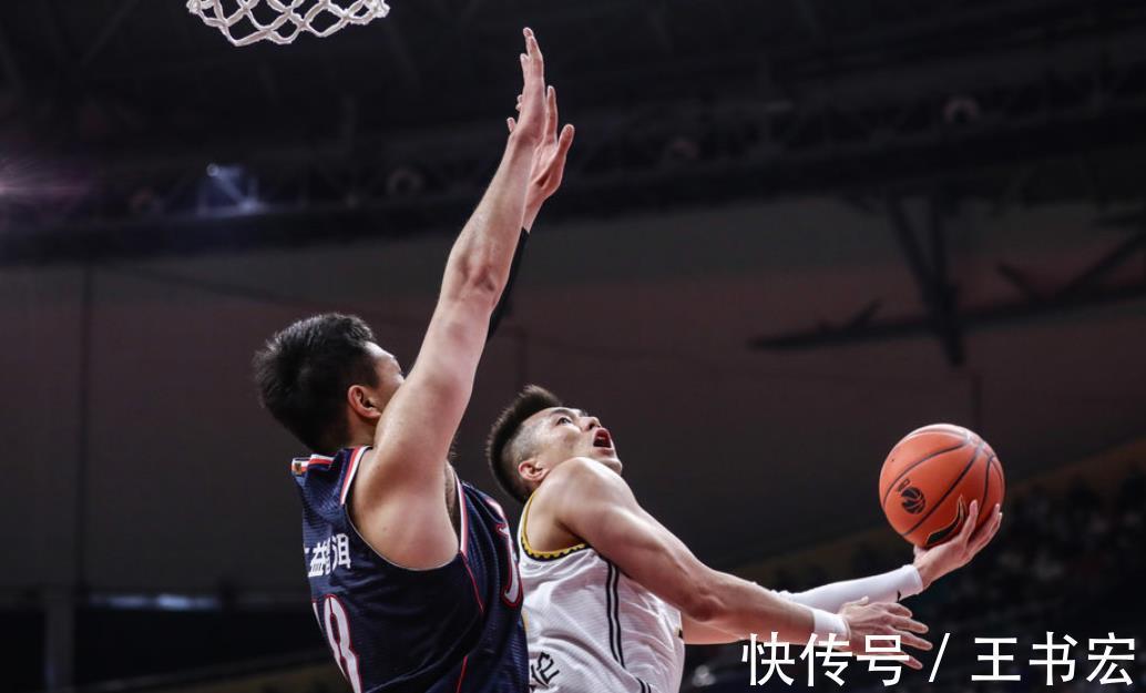 广东|一边倒!辽宁20分大胜广东,杜锋不忍直视,易建联6中0走向平庸