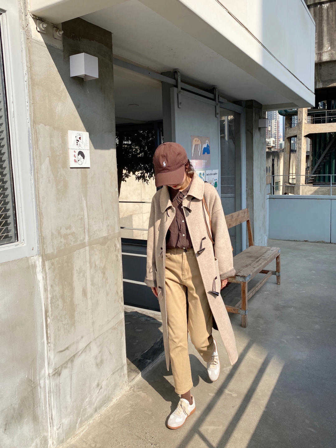 烟管裤 40+的女人选什么裤子合适？烟管裤、小喇叭裤简约洋气，超好看