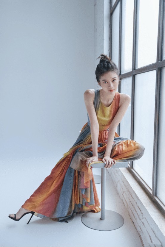 彩色|彩色条带裙子, 漂亮美丽模特